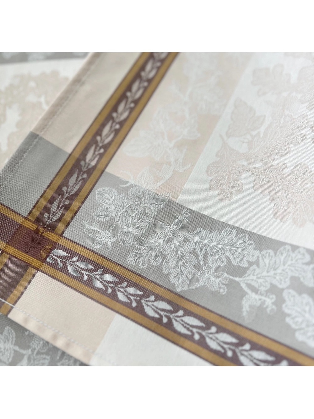 Williams Sonoma Foliage Jacquard Table Runner 18.5x108" Brown Oak Thanksgiving